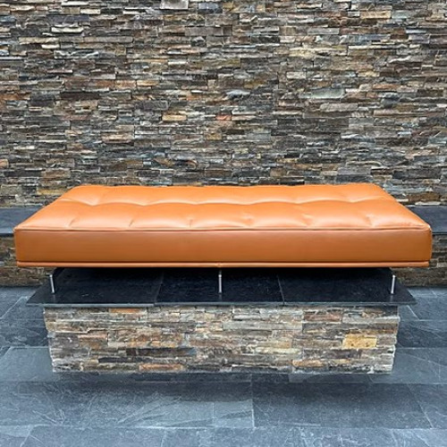 EJ Delphi Daybed